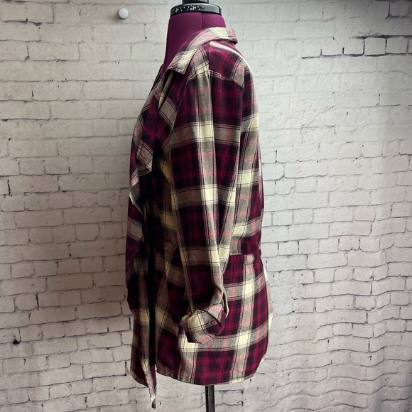 Wild blue Sadie Robertson size medium plaid shirt jacket - Picture 3 of 7